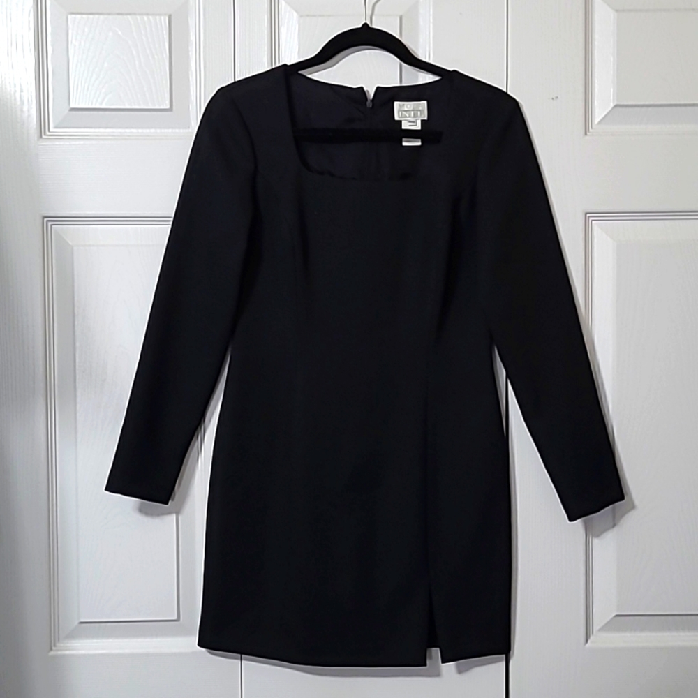 Moda International Long Sleeved Black Dress, 6 petite, Excellent Like New Cond
